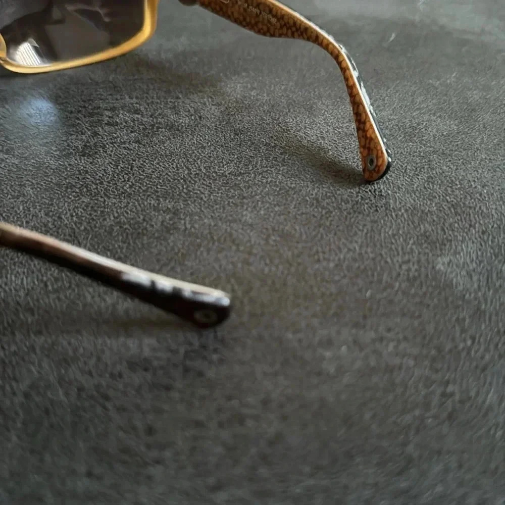 Authentic Coach Tortoise Bell Sunglasses - Picture 9 of 10